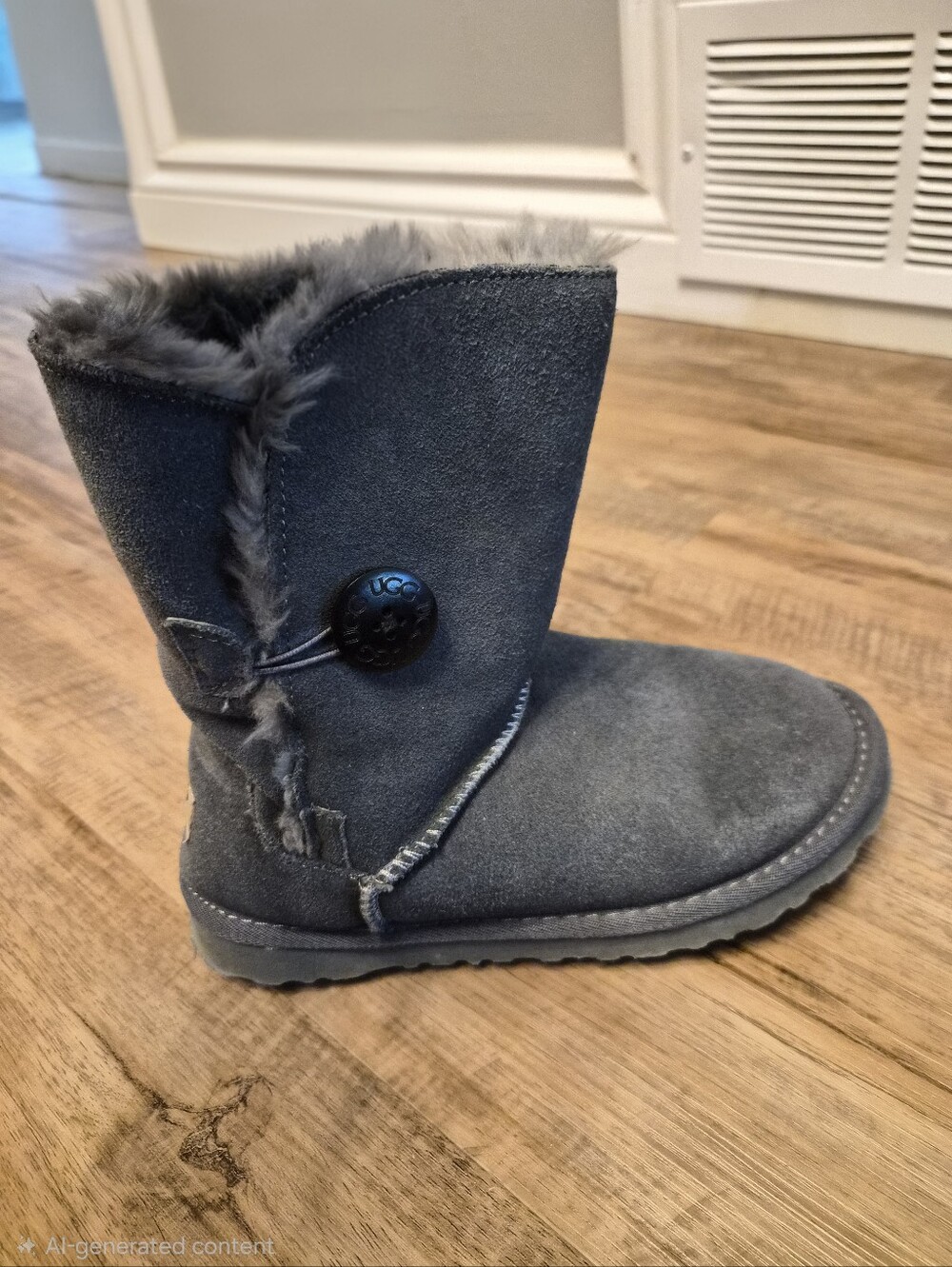 UGG Women's Grey Bailey Button Size 7 Boots